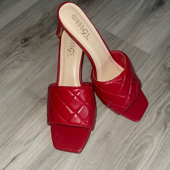 Red Checkered Pattern Sandals - Picture 2 of 5